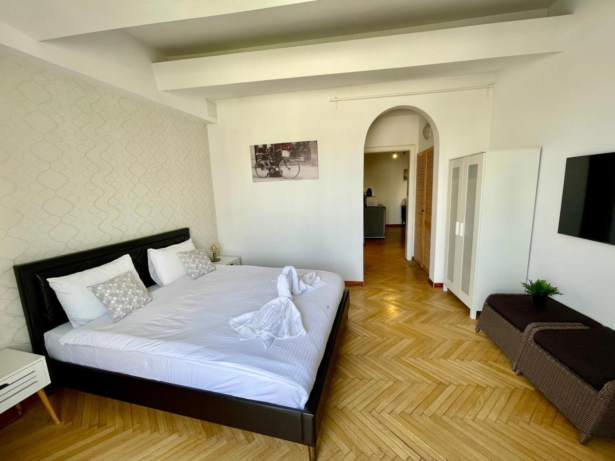 Metropole Apartments - Old City บูคาเรสต์ ภายนอก รูปภาพ