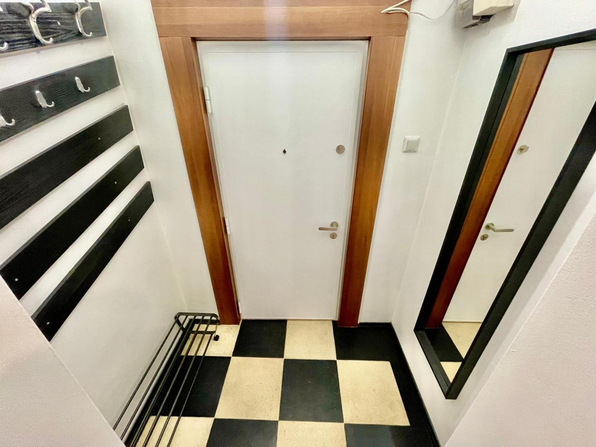 Metropole Apartments - Old City บูคาเรสต์ ภายนอก รูปภาพ