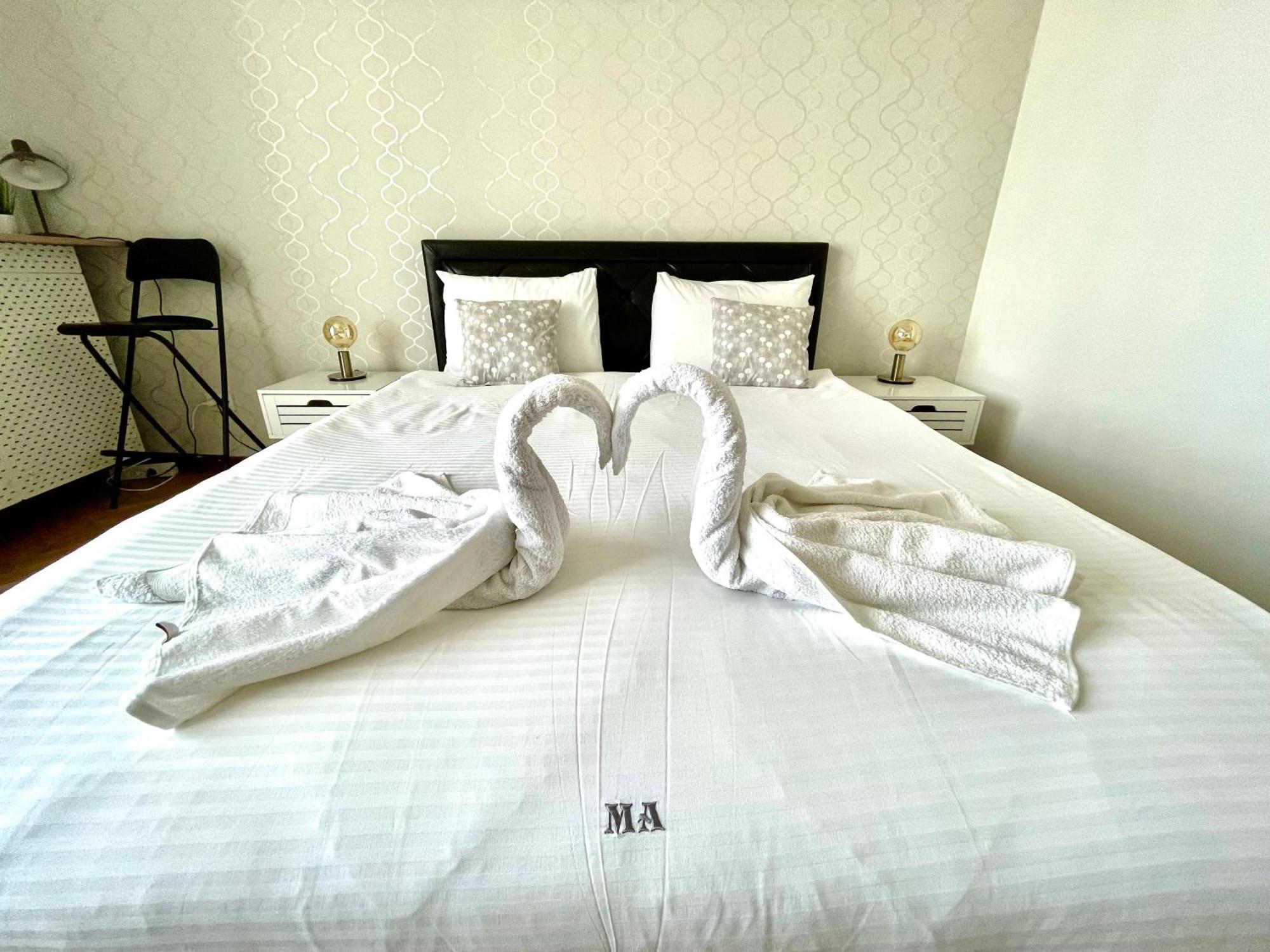 Metropole Apartments - Old City บูคาเรสต์ ภายนอก รูปภาพ
