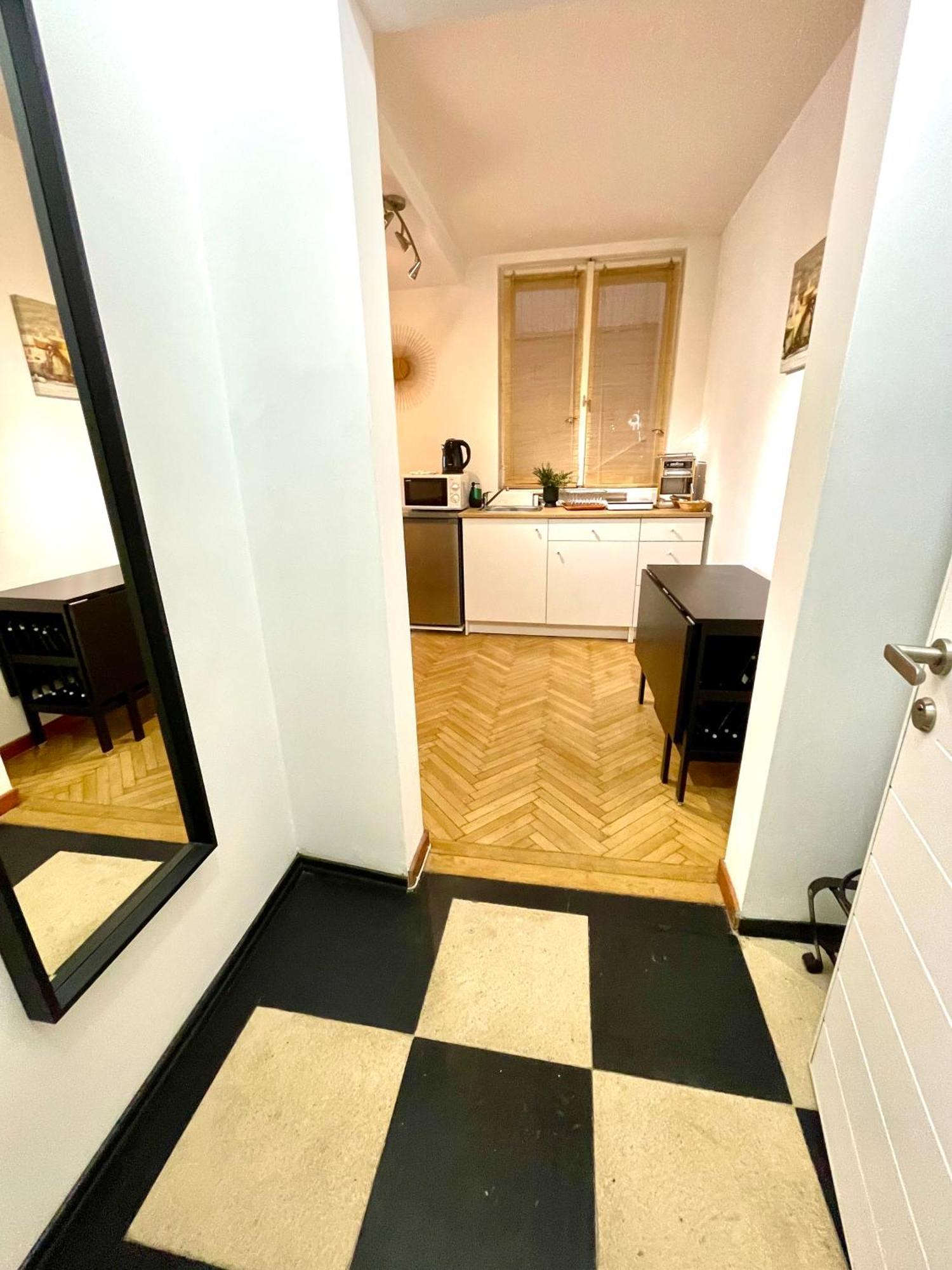 Metropole Apartments - Old City บูคาเรสต์ ภายนอก รูปภาพ